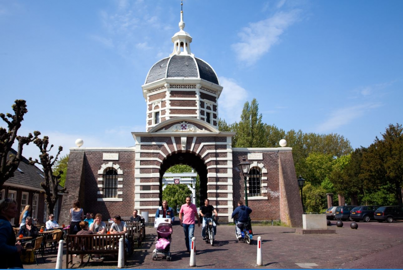 foto van de stadspoort van Leiden