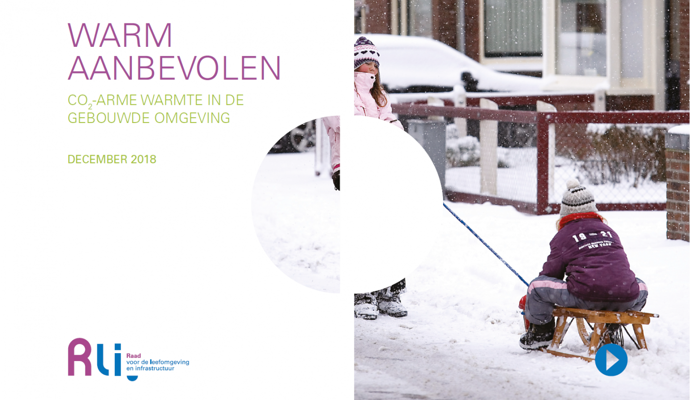kaft van het advies met titel en foto van spelende kinderen op een sleetje in de sneeuw in een woonwijk